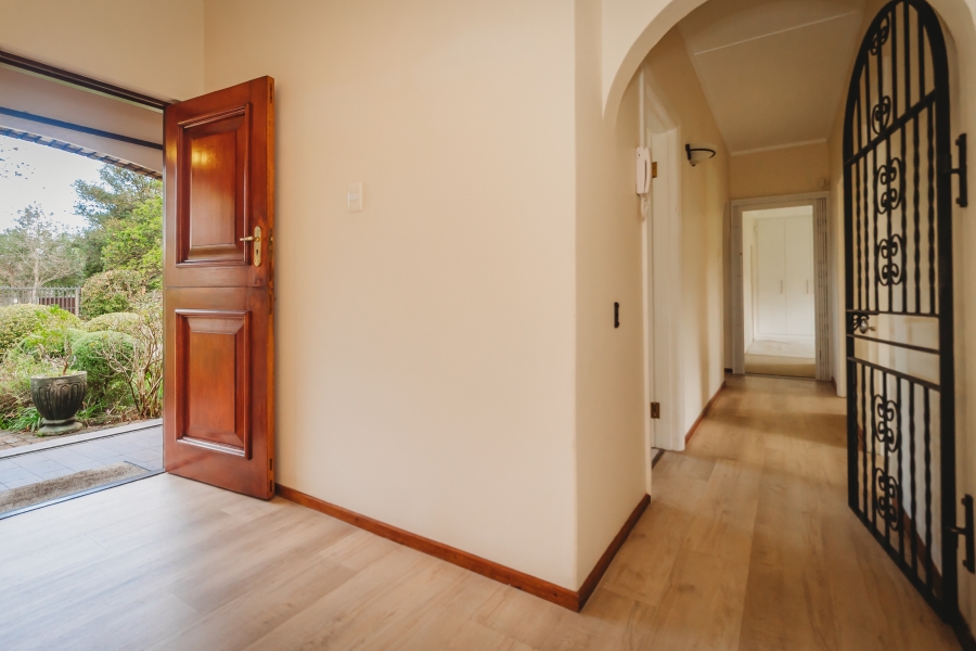 4 Bedroom Property for Sale in Heatherlands Western Cape